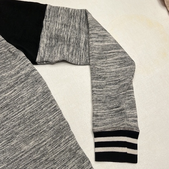 🔴 Victoria’s Secret PINK Grey & Black Varsity 3/4 Zip Pullover - Picture 5 of 9